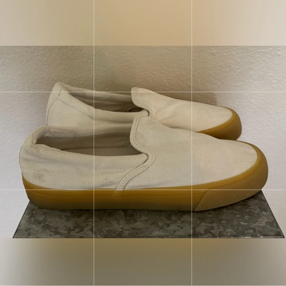 Madewell White Canvas Slip-On Sneakers wit Rubber Sole, Men’s 7, Women’s 8.5